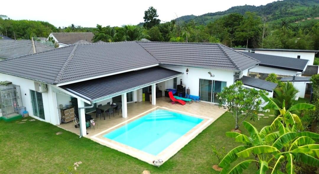 Modern 4-bedroon pool villa mountain view in Takuapa, Phang Nga