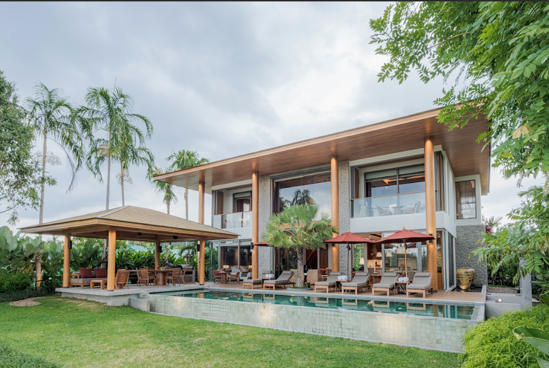 Exclusive lakeside 3 - bedroom villa in Thai Muang, Phang Nga