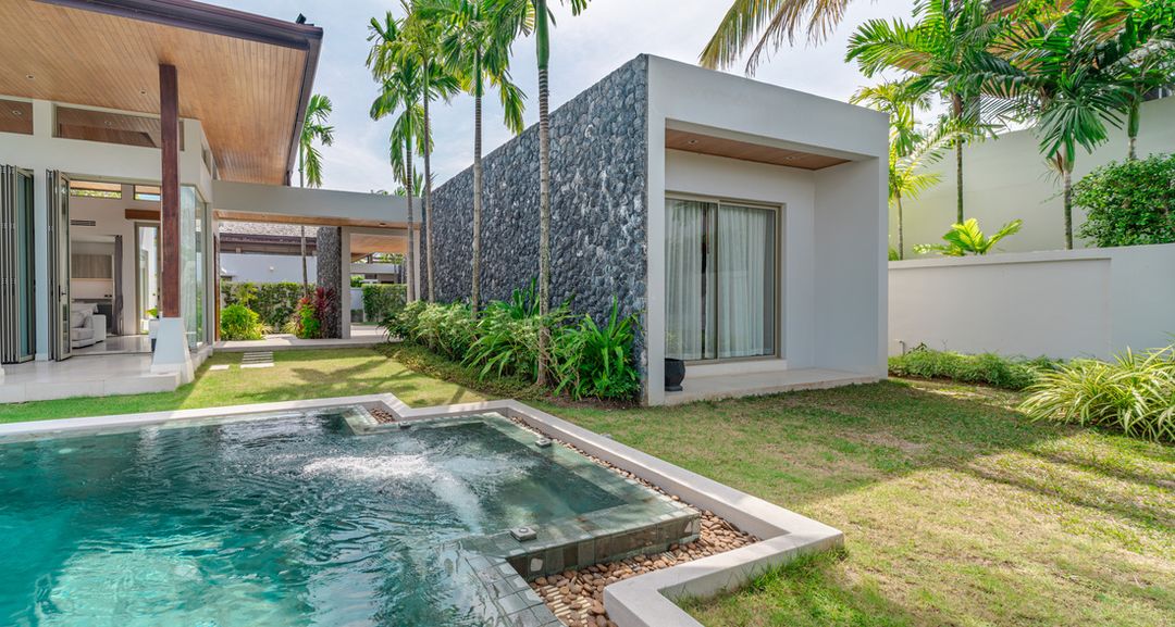Balinese style 4 bedroom pool villa at Bangtao