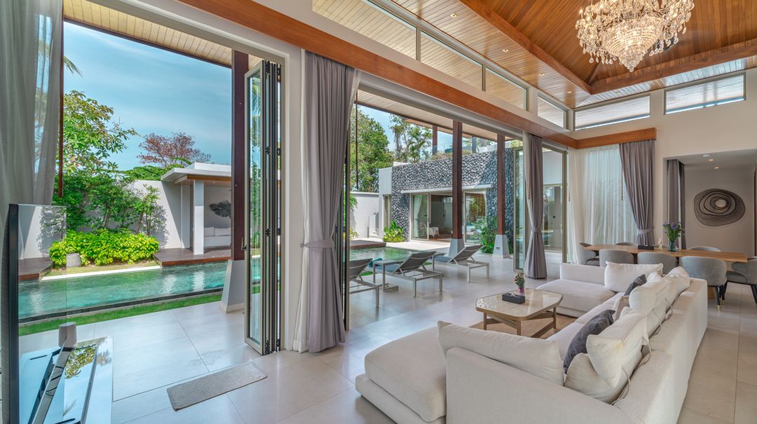 Luxury 4-Bedroom Pool Villa in Pasak