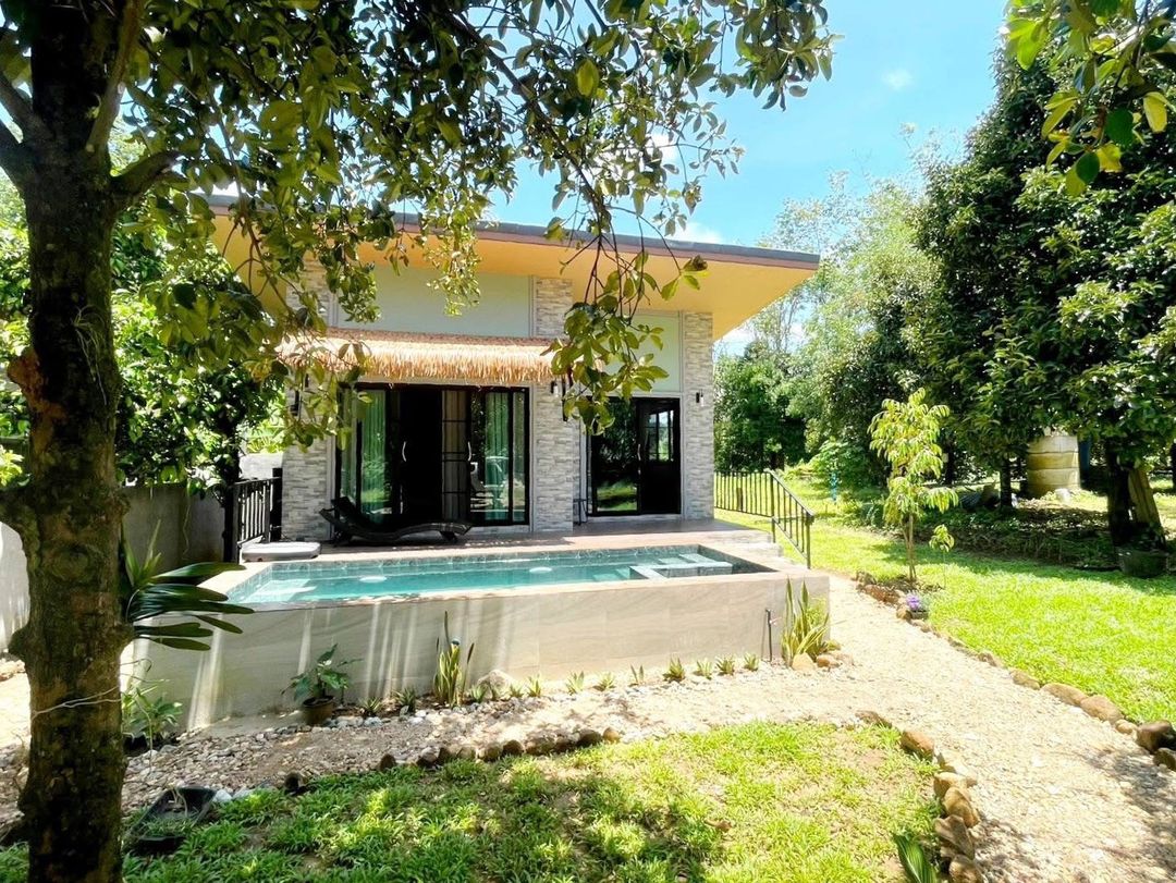 Modern 1-bedroom private pool villa in Khao Lak