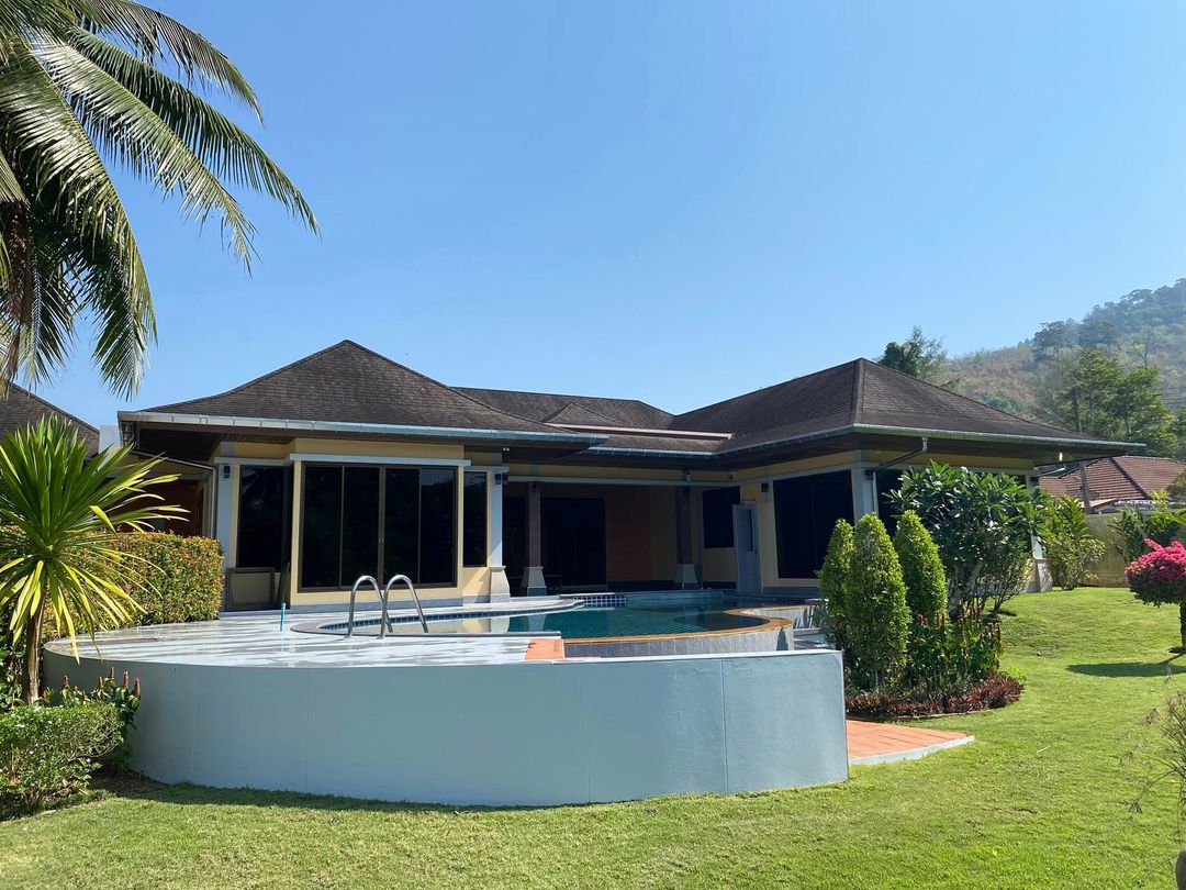 Private 3-bedroom pool villa, prime Khao Lak - Bang Niang location